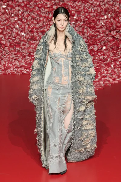Look 13